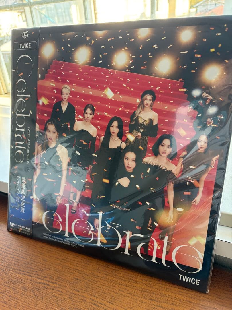 TWICE Celebrate アルバム レコード Celebrate 【数量限定生産アナログ盤】(アナログレコード) : TWICE