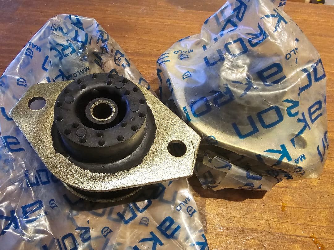 フィアットパンダ141 4WD エンジンマウント×2 ミッションマウント×1 フィアット ミッションマウント パンダ/141 2WD CORTECO製 7544643