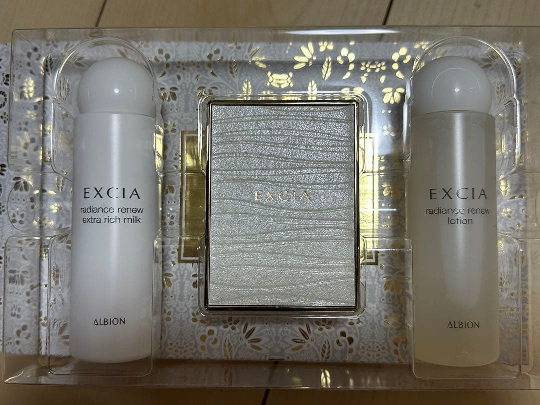 《限定品》アルビオン エクシア コフレ エクラタン ドゥ ボーテ