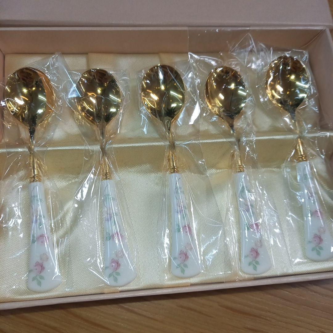 未使用品 ノリタケ スプーン スプーンレスト キューティーローズ 9940