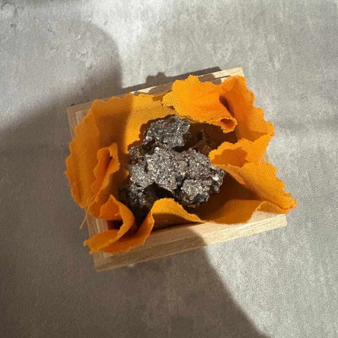 玉鋼 日刀保たたら 鬼滅の刃 日本刀 刀鍛冶 国産鉱物 刀剣乱舞