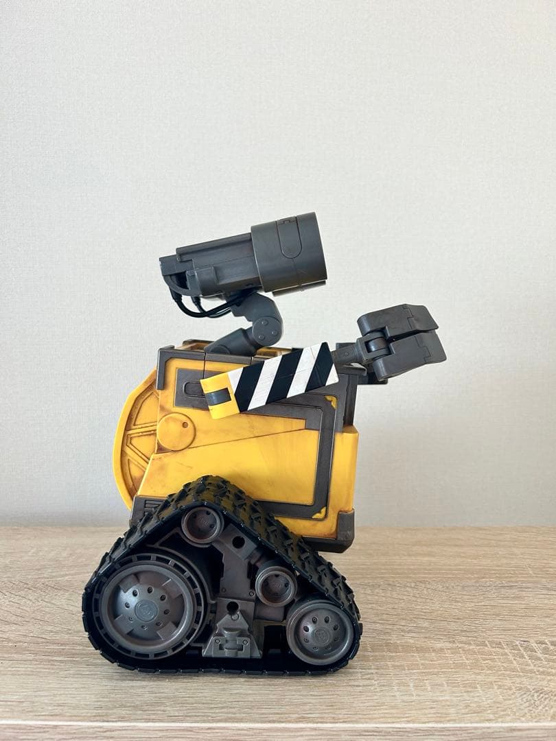 ディズニー ウォーリー ラジコン WALL・E 動作確認済 - メルカリ