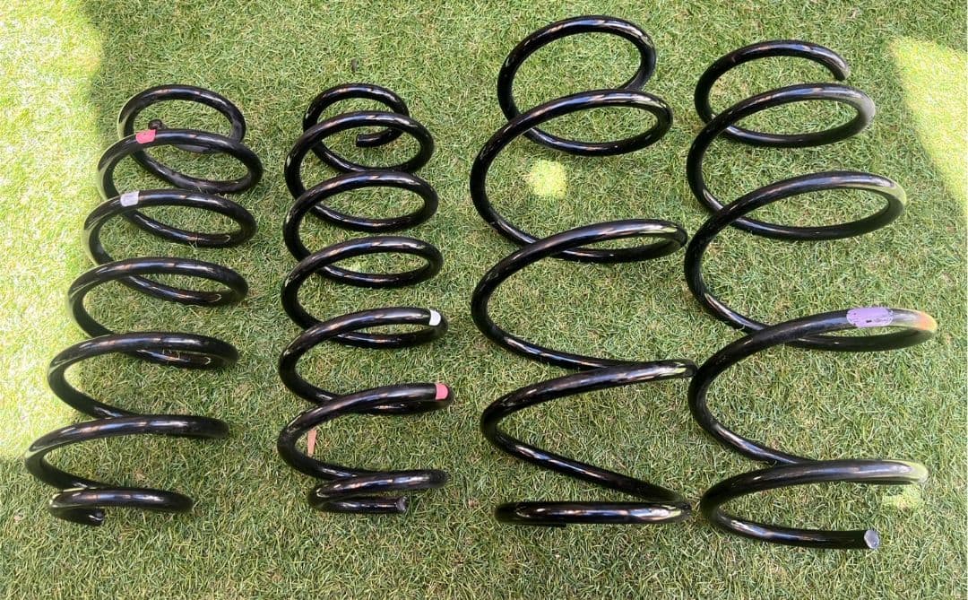 トヨタ純正 30プリウス 純正サスペンション スプリング 前後セット トヨタ 純正 プリウス 《 ZVW30 》 リアスプリング 48231-47300 P11300