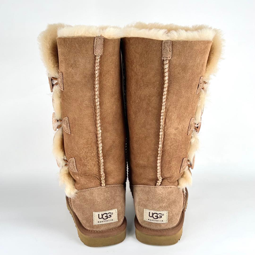 極美品】UGG ベイリーボタン トリプレット ブーツ チェスナット 23.0