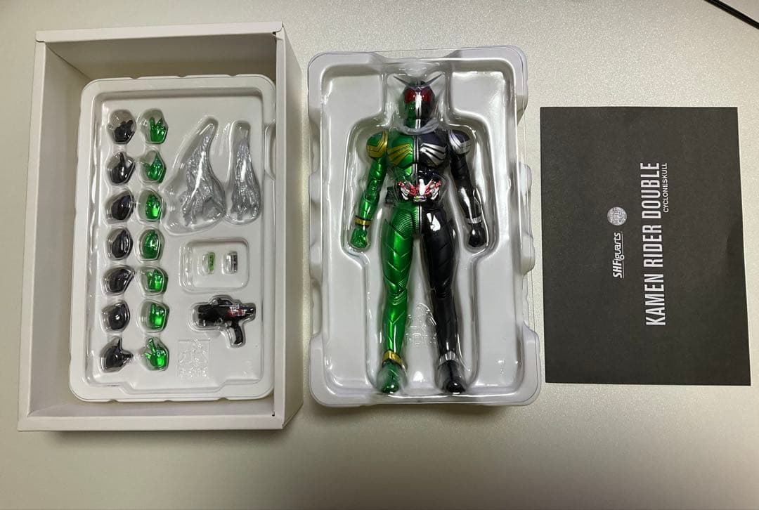 【中古品】S.H.Figuarts（真骨彫製法）仮面ライダーW サイクロンスカル
