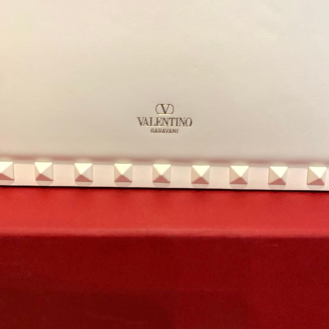 white さま ヴァレンティノ ロックスタッズ トップハンドル - メルカリ