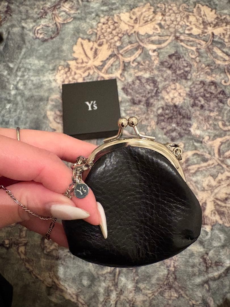 Y's】チェーンショルダーがま口ポーチ - メルカリ