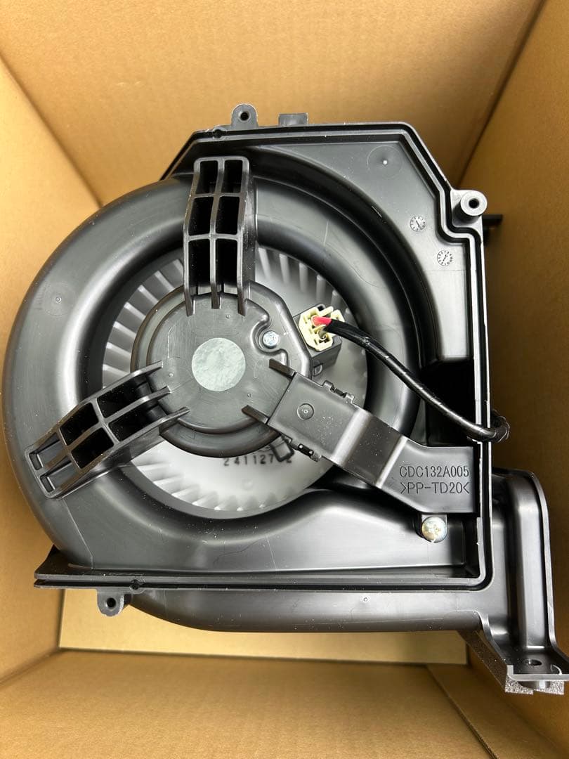 キャンターブロアモーターFE70DB 純正新品未使用ミツビシふそう純正