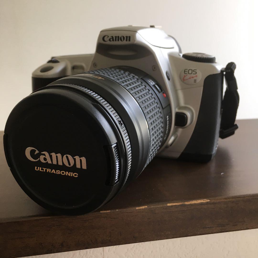 Canon キヤノン EOS KISS Ⅲ フイルムカメラ バッグ・レンズ2本付 EOS Kiss X90 EF-S18-55 IS II レンズキット □納期約2ヶ月:一眼レフ
