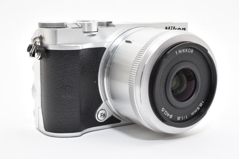 Nikon 1 J5, 1 NIKKOR 18.5mm F/1.8（付属品あり）