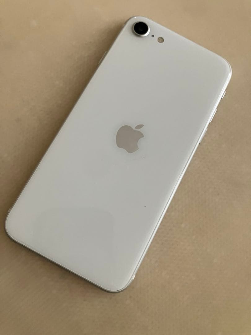 iPhone SE2世代 ホワイト ジャンク品 - メルカリ