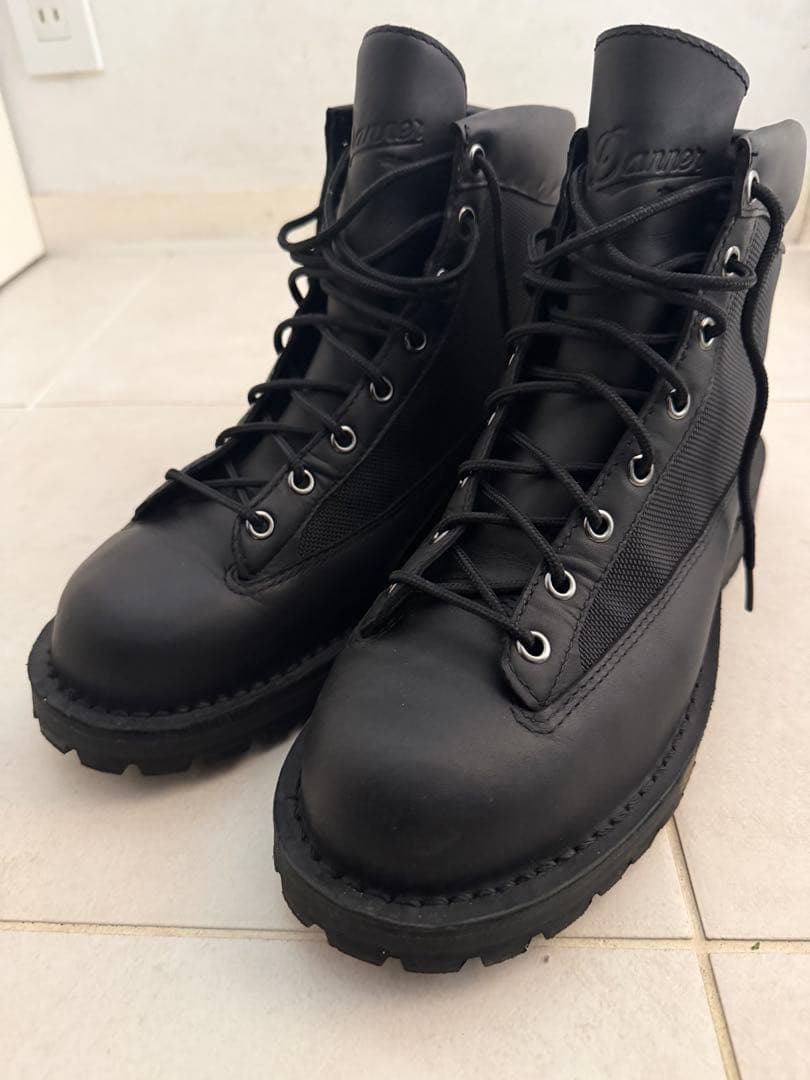 ダナーブーツ　ブラック　27センチ ダナー」からシックでモダンな一足に仕上げた「ARKnets」の別注モデル