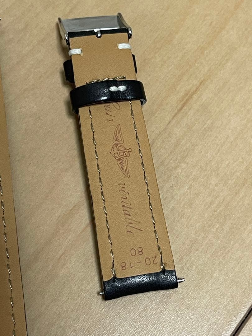 週末で一旦出品取りやめます。BREITLING 黒レザーベルト 20mm幅