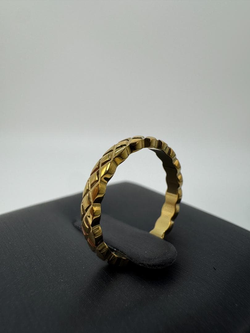 《美品/日本製18金》ゴールド 編み込みデザイン リング1.59g 11号