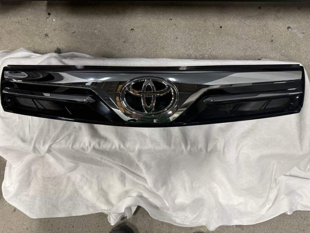 トヨタ ルーミー フロントグリル メッキ トヨタ（TOYOTA） トヨタ純正 メッキグリルガーニッシュ ルーミー