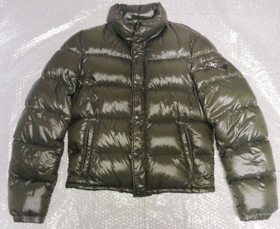 超美品・希少品】PRADA プラダ 三角ロゴ ダウンジャケット カーキ