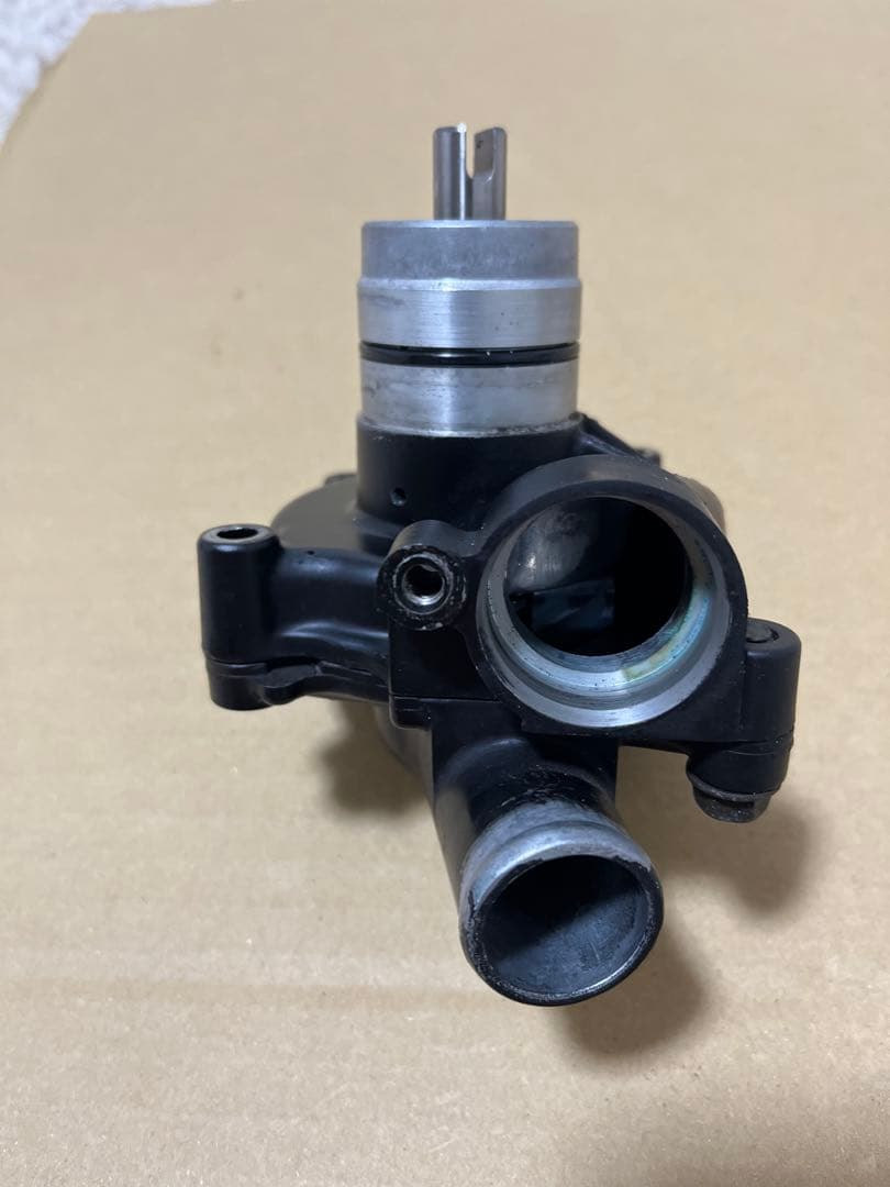 価格相談可】GPZ900R 純正ウォーターポンプ A16外し - メルカリ