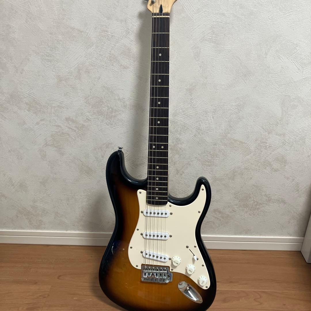 Squier Stratocaster サンバースト - メルカリ