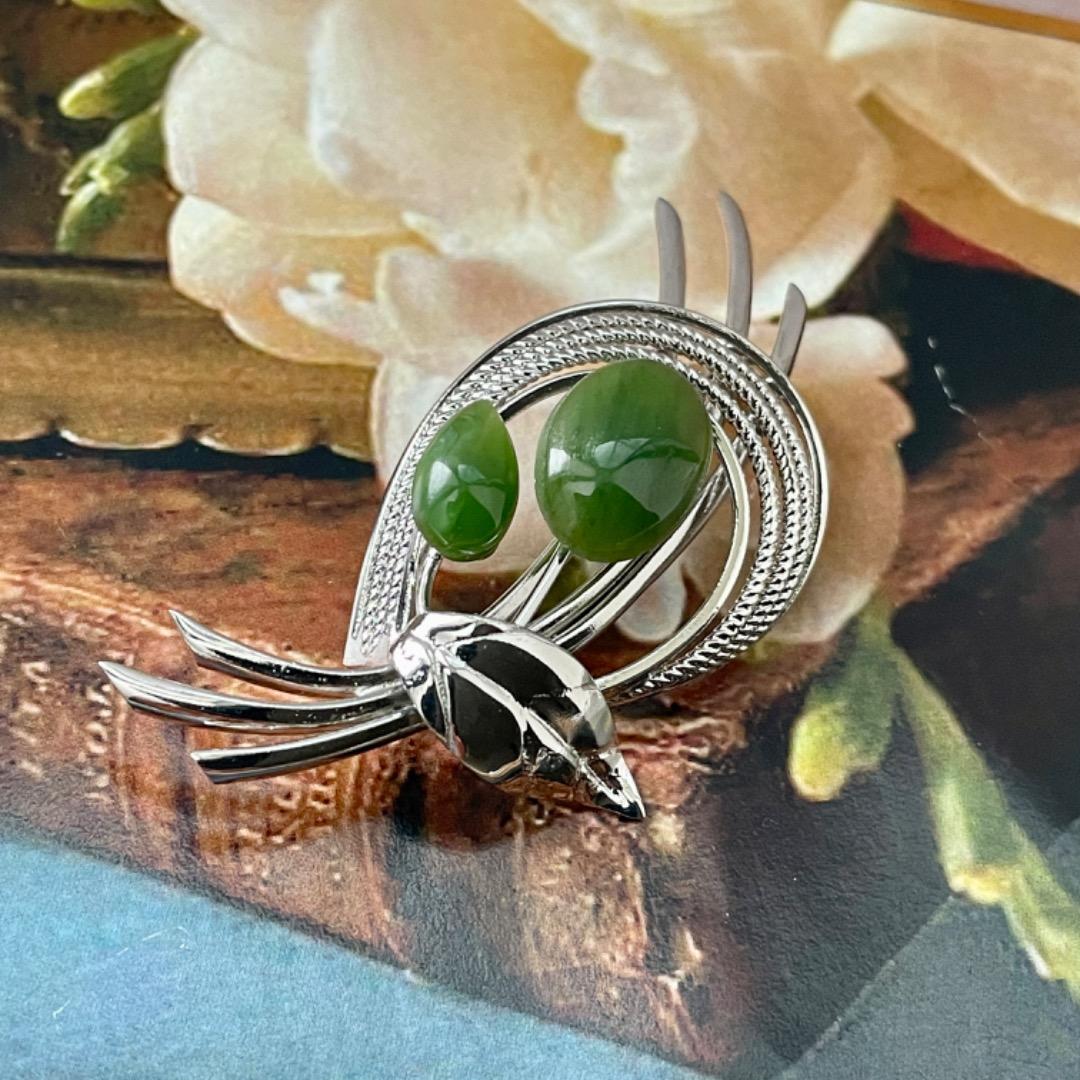 B25 美品 翡翠 ヒスイ 天然翡翠 ブローチ 天然石 お花 ヴィンテージ