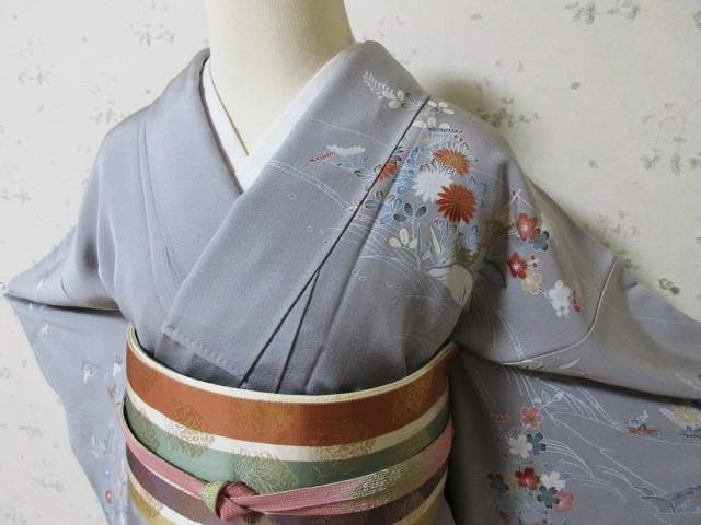 訪問着：美品-花と水流とオシドリと民家：高級品グレー：袷正絹：