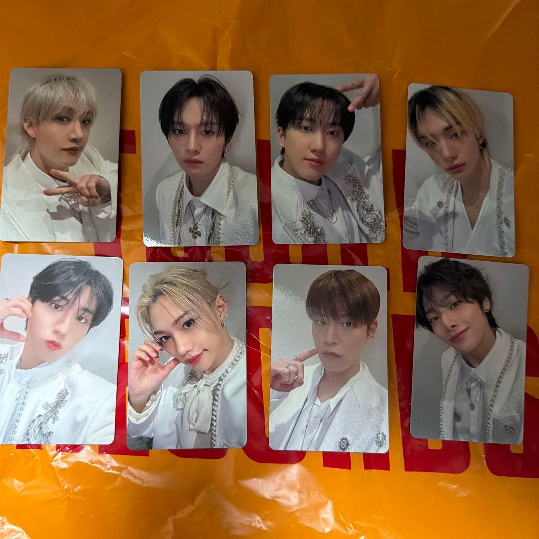 straykids トレカ　コンプ　Hollow 1/24 大阪　スキズ straykids オフイベ 1/24 Hollow 関西 トレカ コンプ - メルカリ