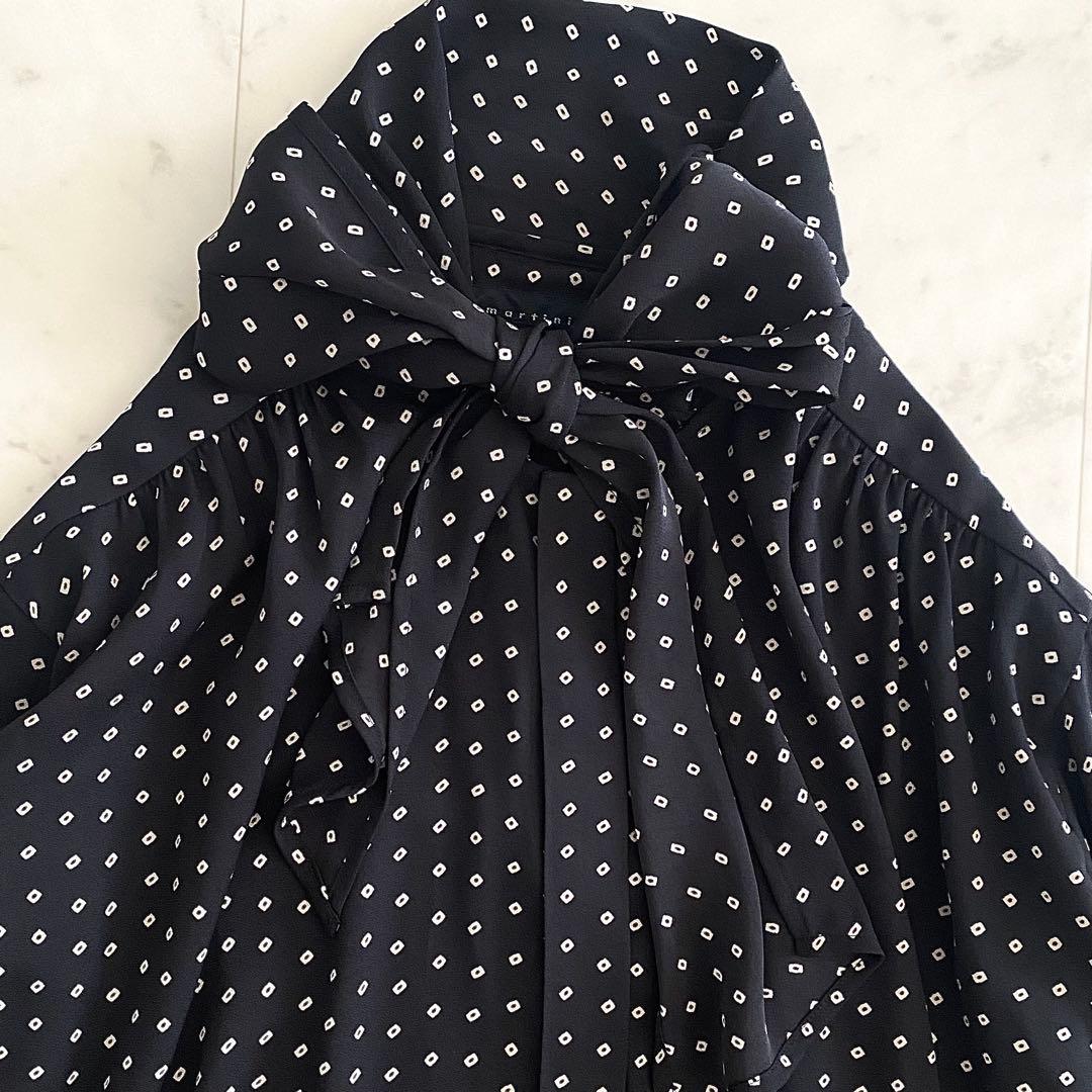 極美品 マルティニーク ジオメトリックドット ボウタイブラウス