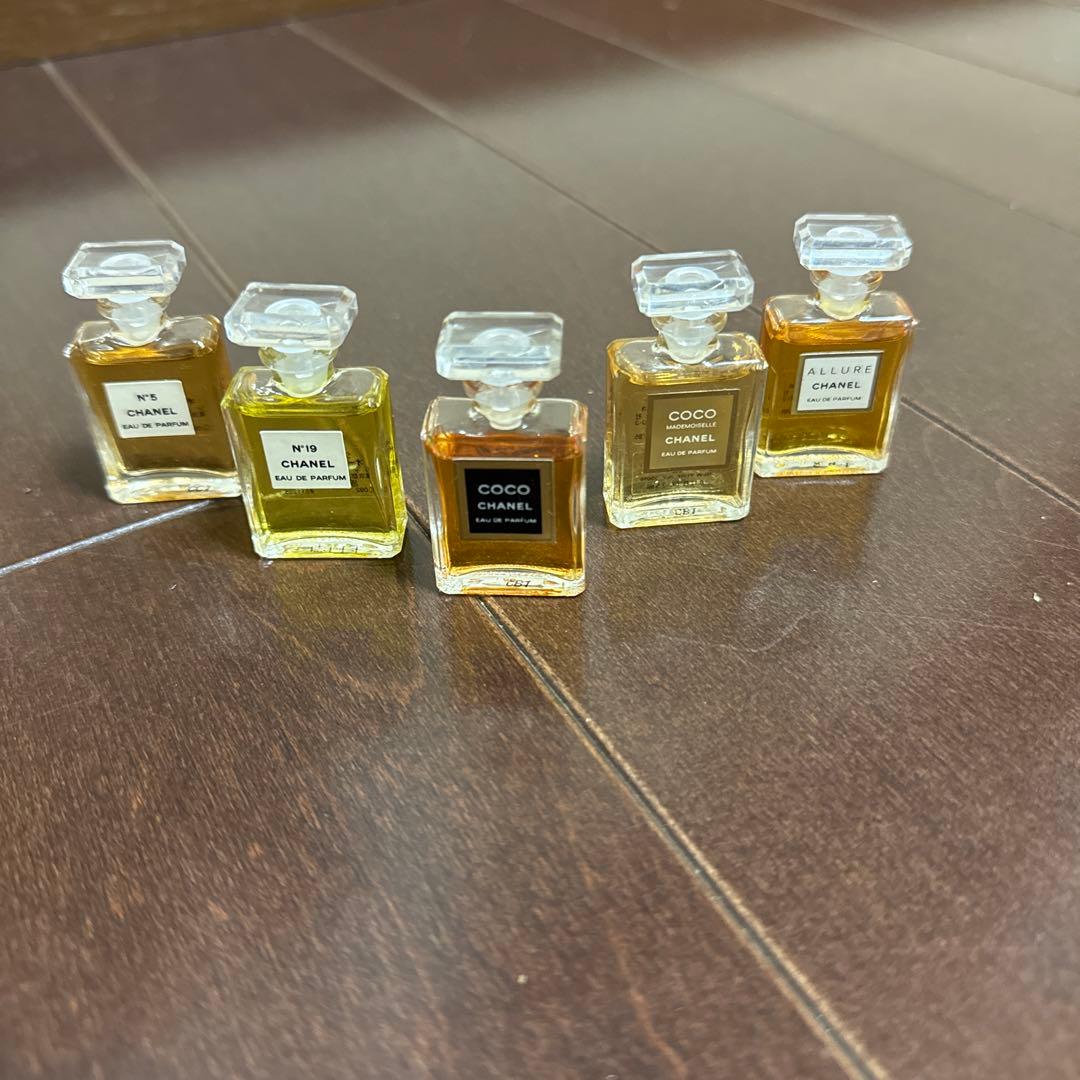CHANEL ミニ香水セット - メルカリ