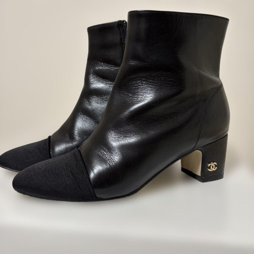 お正月5日間限定35000円にて！正規品美品CHANEL ブラックアンクルブーツ CHANEL（シャネル） 美品 G35140 パテント/ナイロン アンクルブーツ