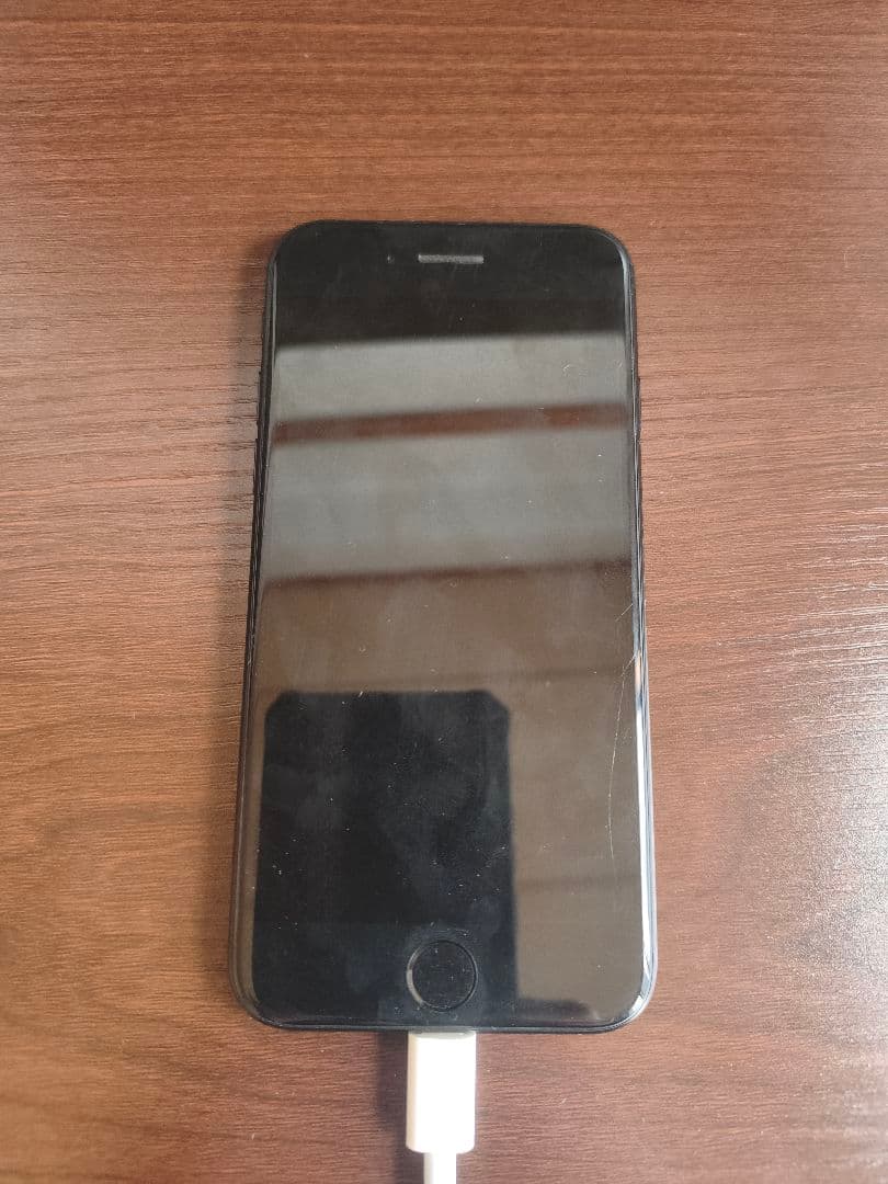 Apple iPhone SE2 ブラック 本体4 Apple iPhone SE 2, 64GB, Black, LTE Cellular, New TracFone