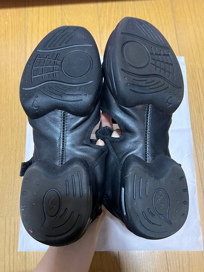 foundrymews Zoe 10M 黒 牛革 foundrymews 牛革 www.cosaga.com