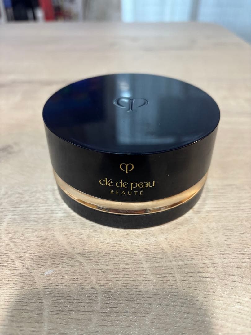 値下げークレ・ド・ポー ボーテのプードルトランスパラントn1ライトおまけ付き プードルトランスパラントn M / クレ・ド・ポー ボーテ(ルースパウダー