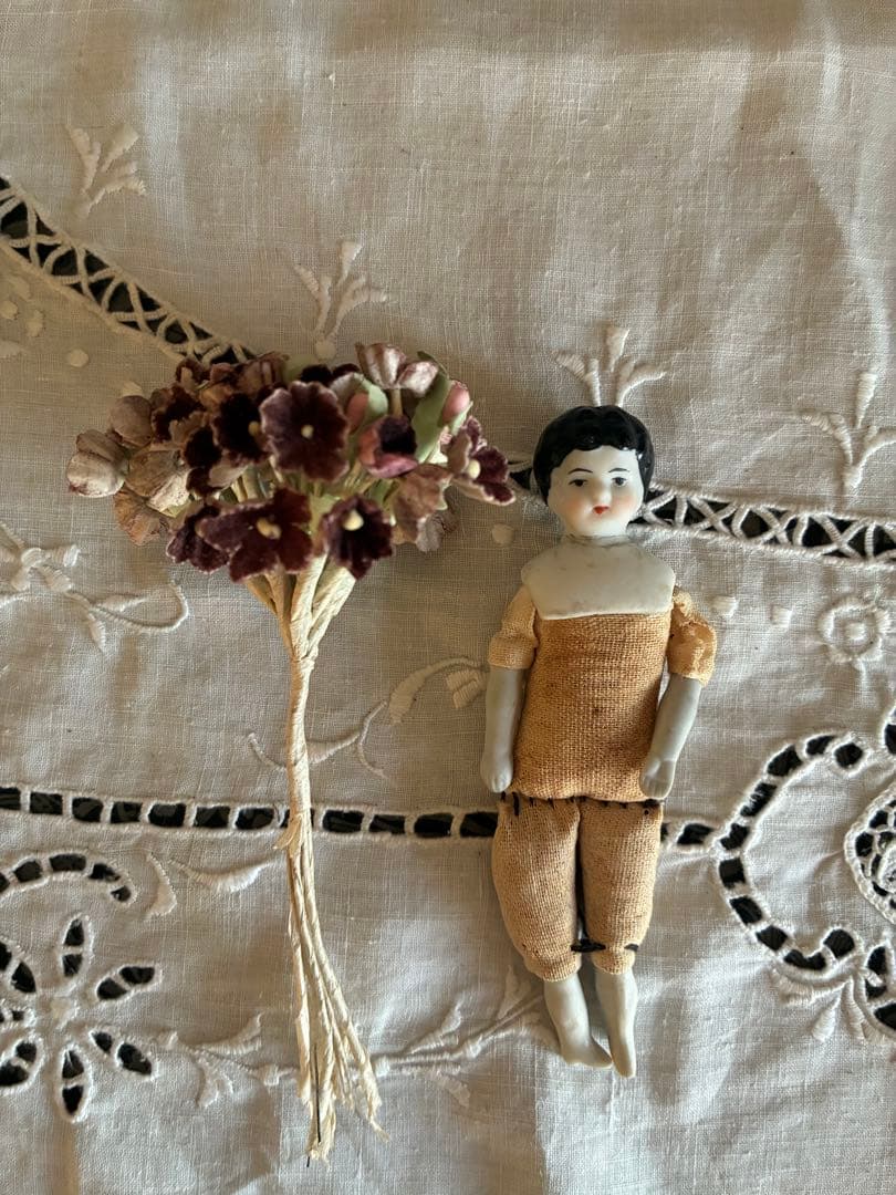 難あり！！アンティーク　小さめ　チャイナヘッドドール　ドイツ　お花付き チャイナヘッド ドール お人形 アンティークドール ドイツ
