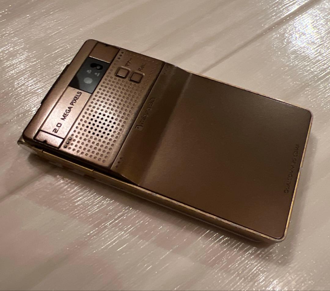 TOSHIBA W55T ゴールド 折りたたみ携帯電話 ガラケー 五条悟 - メルカリ