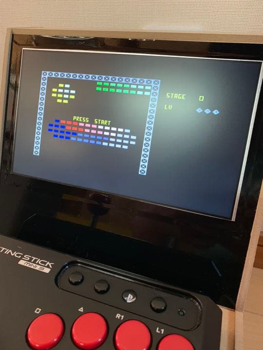 9インチ液晶搭載！アーケード筐体風エミュレーターマシン ラズベリー
