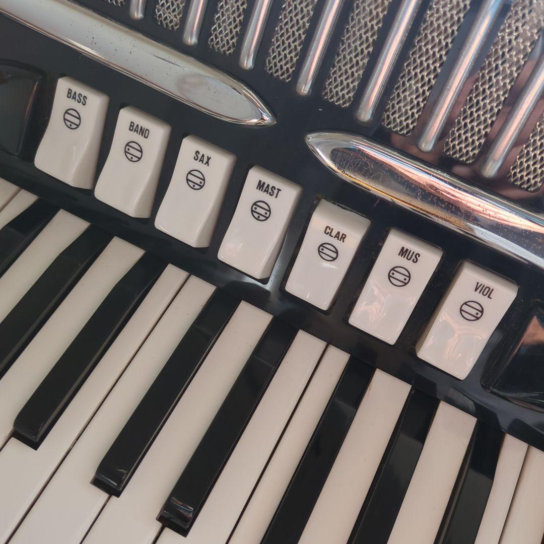 本日夕方6時終了美品イタリアGUERRINI 626アコーディオン - メルカリ