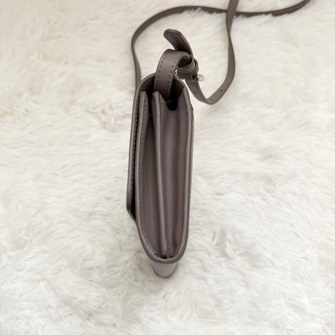 未使用級】FURLA フルラ Meti ショルダーバッグ ウォレット 現行ロゴ