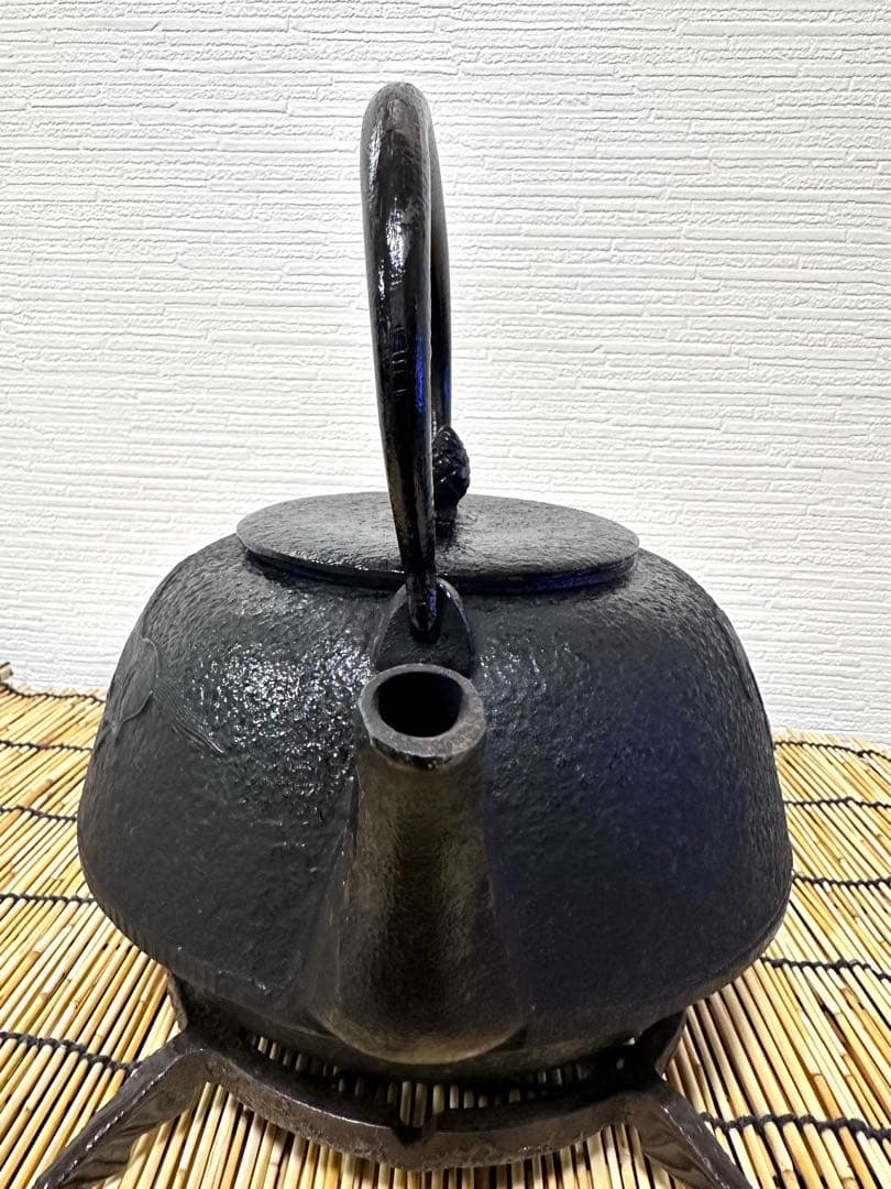 新品、未使用品、南部運南堂鍋元造 15型双馬 南部鉄瓶 南部鉄器 調理