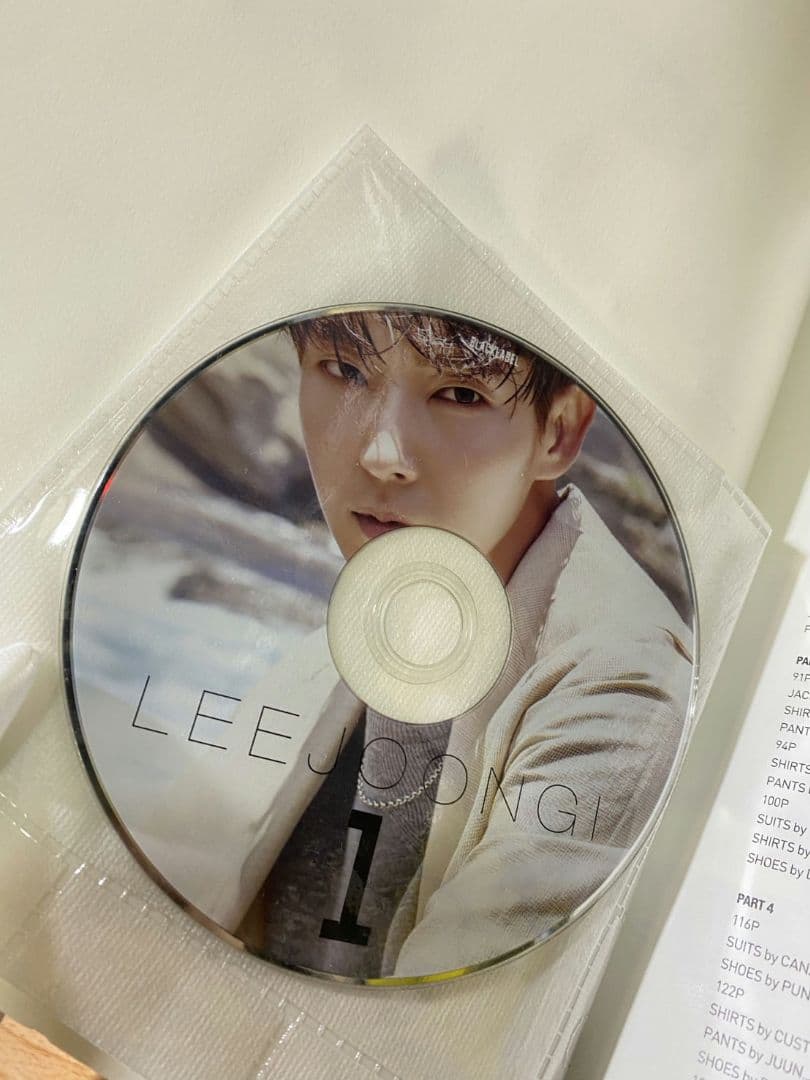 R ∞ LEE JOON GI フォトブック VOL.01 VOL.02 - メルカリ