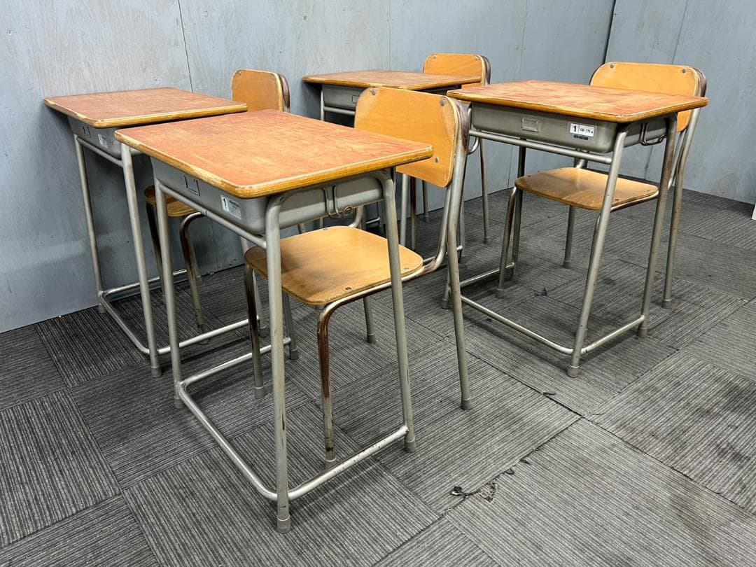 322◆格安配送地域あり◆ホウトク◆学童机・椅子4組(旧JIS1号)学校学習塾 512◇格安配送地域あり◇ホウトク製◇学童机・椅子4組(旧JIS2号)学校