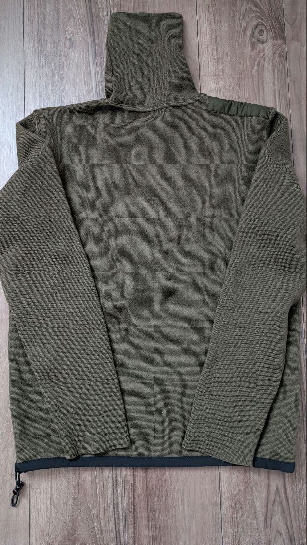 プラダスポーツ オリーブグリーン タートルネックニット ダメージ有り 48