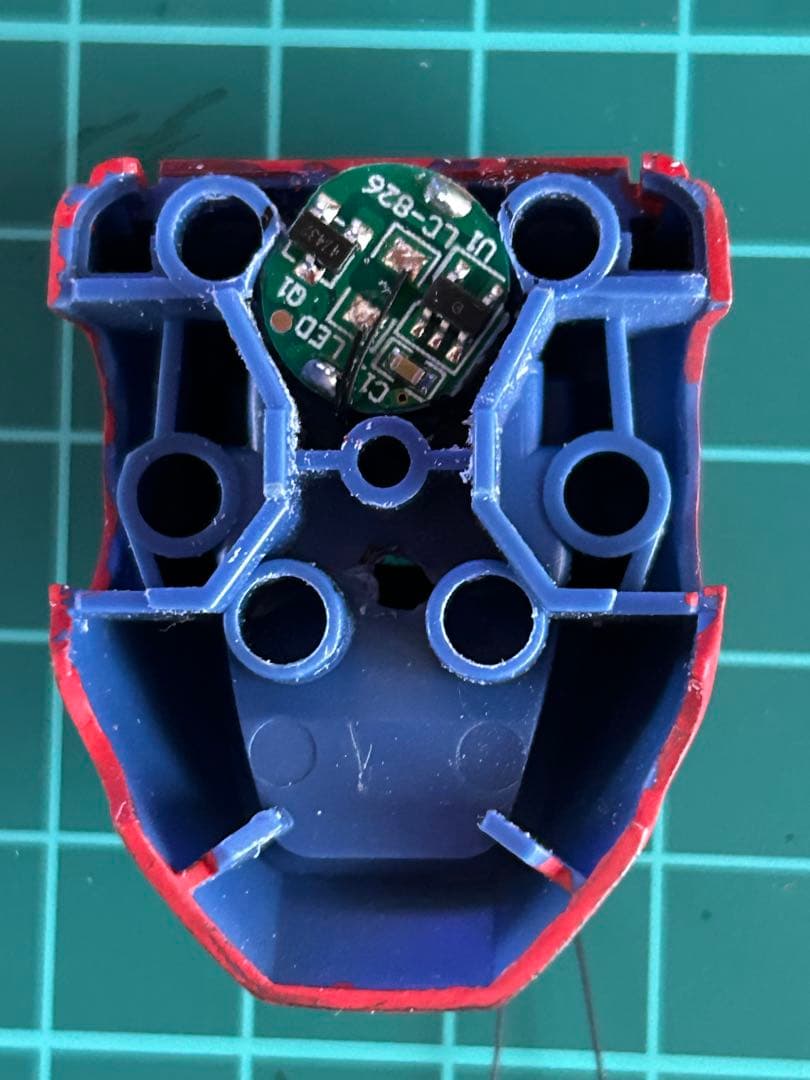 ガンプラ1/144赤いケンプファーHGモノアイLEDマグネット独立点灯