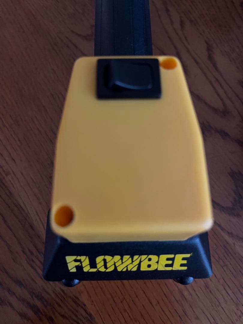 年末値引き！FLOWBEE フロービー 掃除機吸引式 電動バリカン - メルカリ