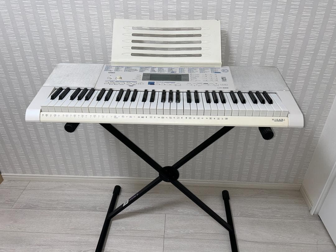CASIO 電子ピアノ LK-222 カシオ キーボード 光ナビゲーション 白