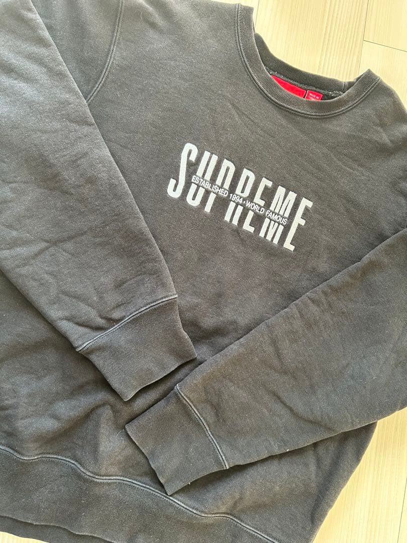 supreme 黒トレーナー　M supreme シュプリーム スウェット トレーナー M 刺繍ロゴ ワンポイント