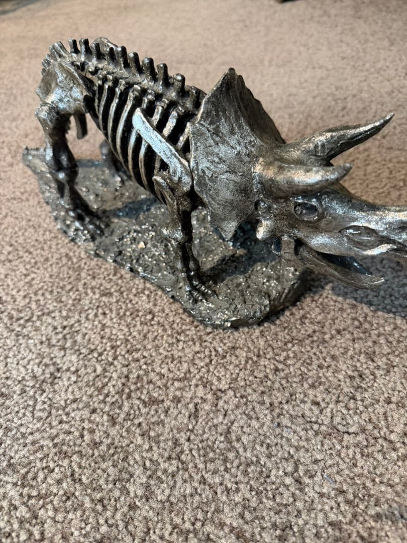 トリケラトプス 骨格模型 シルバー 楽天市場】[特価50％OFF]恐竜発掘