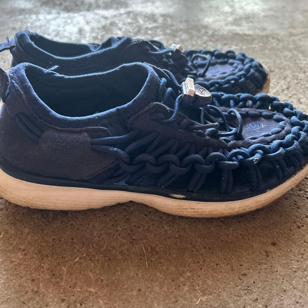KEEN ネイビー 編み込みデザイン サンダル - メルカリ
