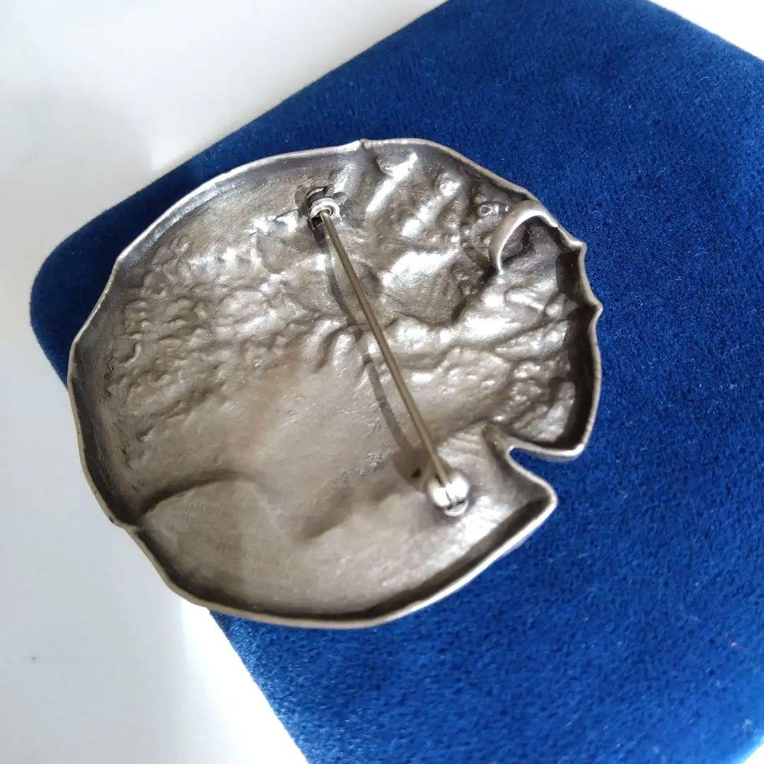 佐藤忠良ブロ−チ「蓮の少女」 - メルカリ