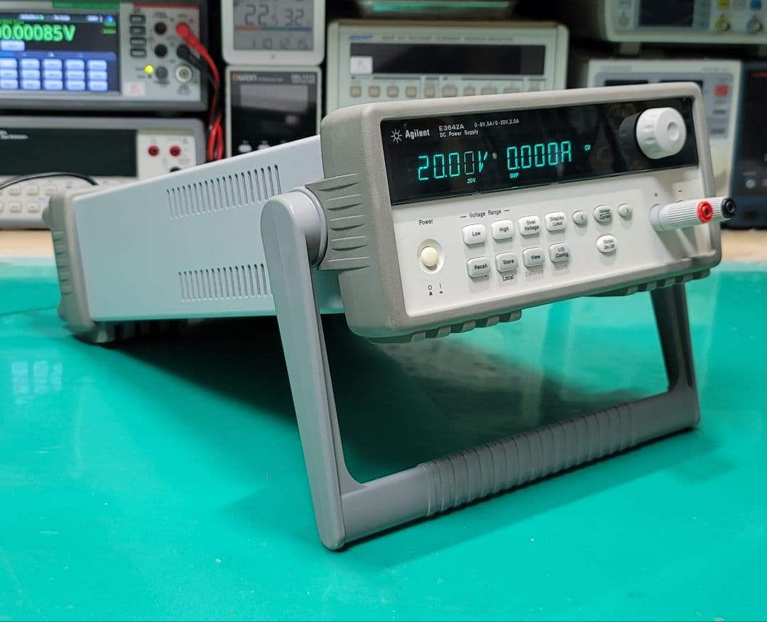 renapoyo様 E3642A 0-8V 5A 0-20V 2.5A DC電源