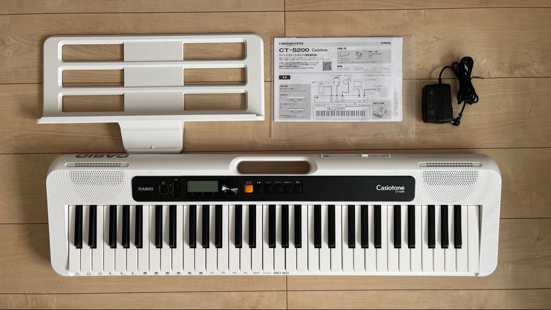 CASIO キーボード CT-S200 WE カシオトーン Casiotone CASIO CT-S200 WE ホワイト スタンド・イス・ヘッドホン・ペダルセット