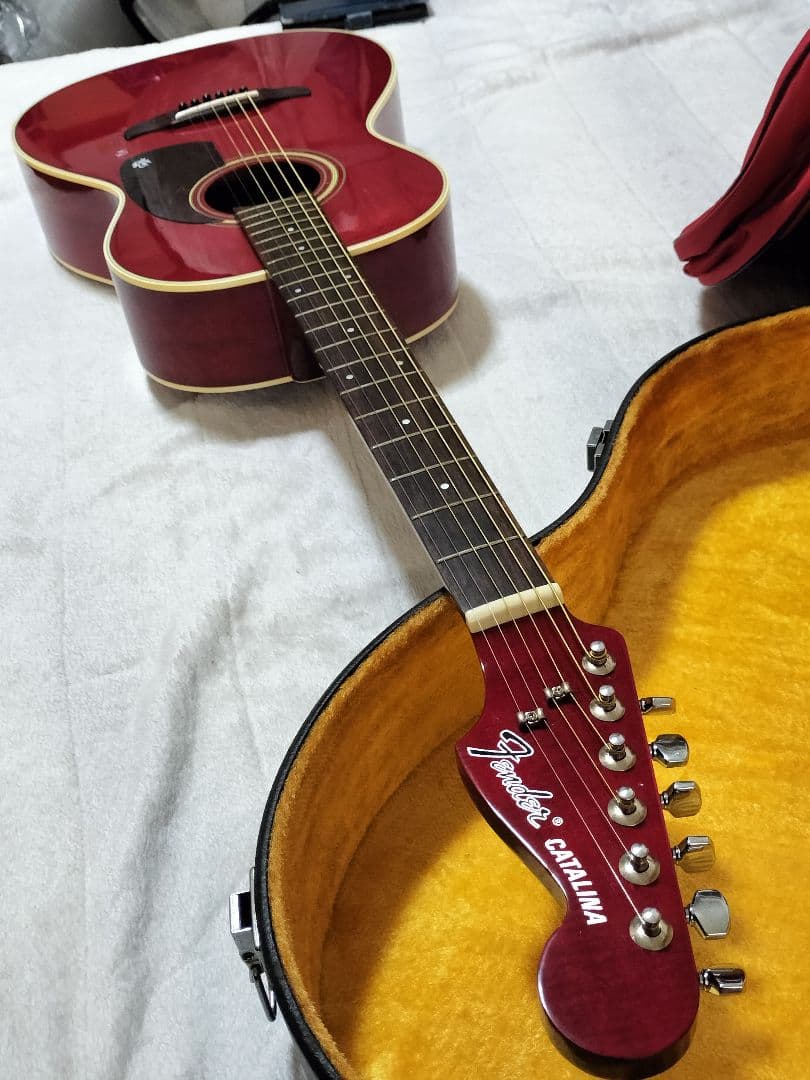 Fender CATALINA 花子 キャンディアップルレッドカラー ケース付